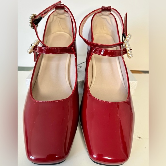 New Patent ruby 2 strap Mary janes sz 7 (Asian sz 235) fits like a sz 6 1/2. New - Picture 6 of 10
